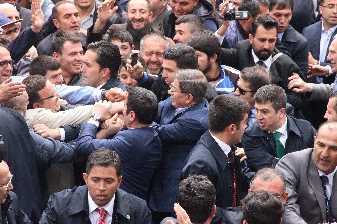 Konya’da Başbakan Davutoğlu İzdihamı