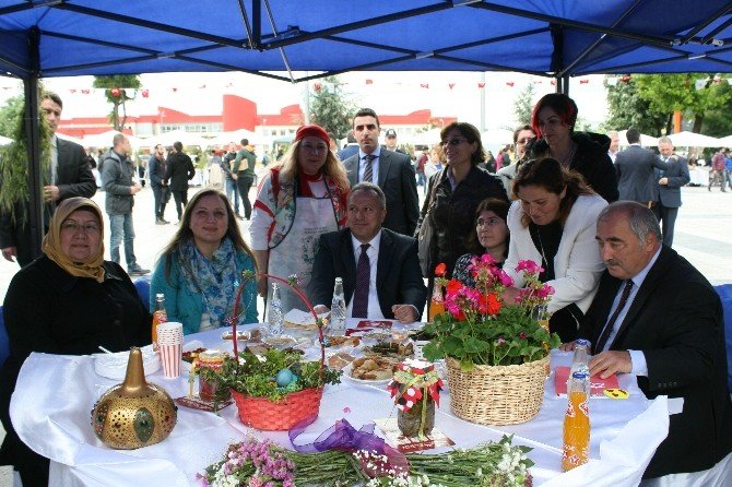 Düzce Ot Festivali Renkli Görüntülerle Başladı