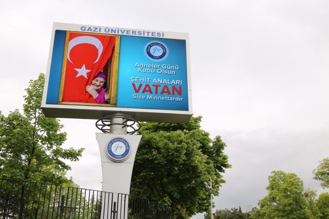 Gazi Üniversitesi Şehit Anneleri İçin Görsel Hazırladı