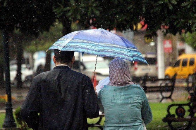 Samsun’a 1 Aylık Yağış 1 Gecede Yağdı