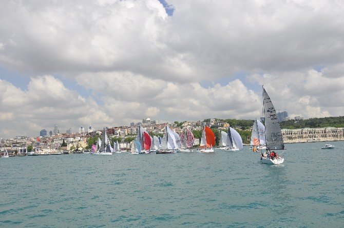 İstanbul Boğazı’nda Yelken Şöleni Başladı
