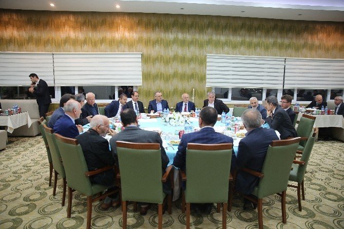 Bakan Ağbal’a Bayburt Üniversitesinin Çalışmaları Hakkında Sunum Yapıldı