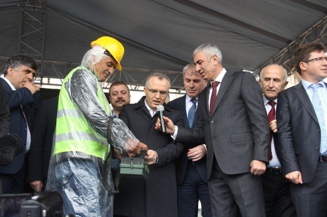 Bakan Ağbal, Cami Temel Atma Törenine Katıldı