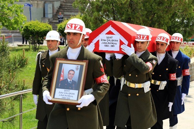 Şehit Astsubay Gözyaşları İçinde Son Yolculuğuna Uğurlandı