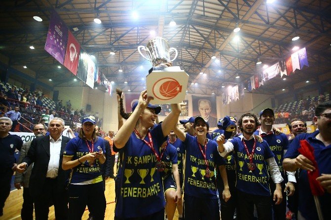 Kadınlar Basketbol Ligi Şampiyonu Fenerbahçe