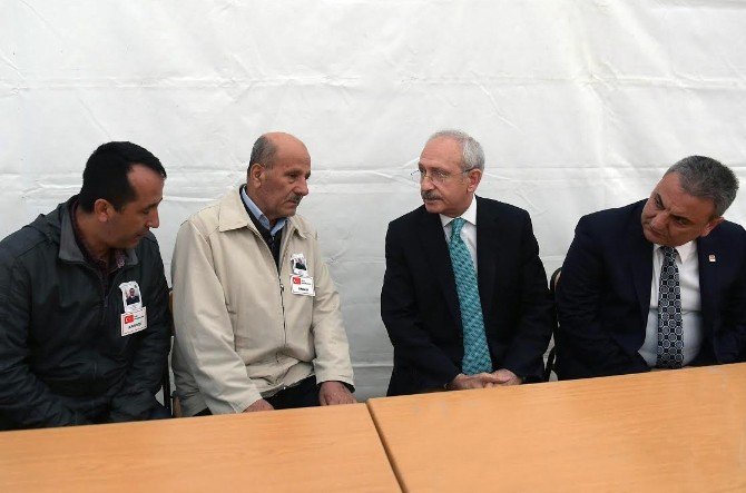 Kılıçdaroğlu, Şehit Başçavuşun Babasını Ziyaret Etti