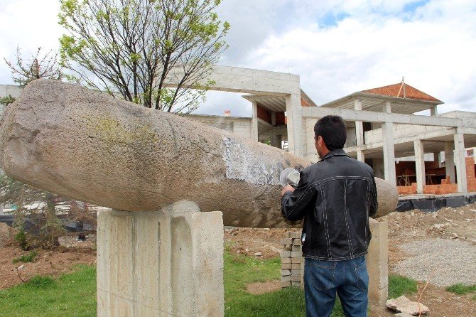 10 Bin Yıllık Anıt Taşı Spiral Taşla Kazıdılar