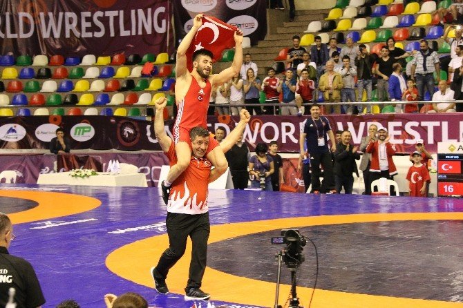 Milli Güreşçiler Olimpiyat Yolunda