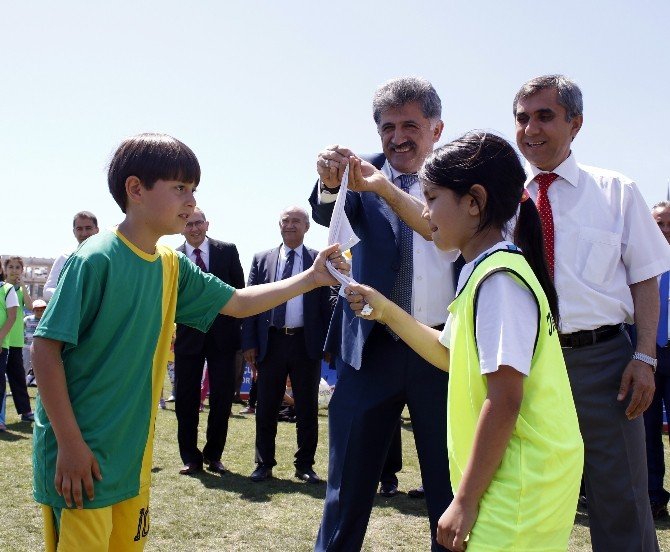 Antalya’da Çocuklar Sokak Oyunlarını Öğreniyor