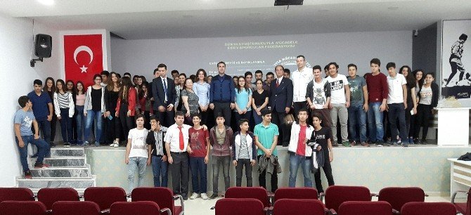Kaya Muzaffer Ilıcak, Uyuşturucu Ve Dopingde Farkındalık Oluşturmak Adına Gençlerle Buluştu