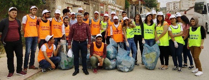 Gaün Öğrencilerinden Çöpünüzü Geleceğe Atmayın Projesi