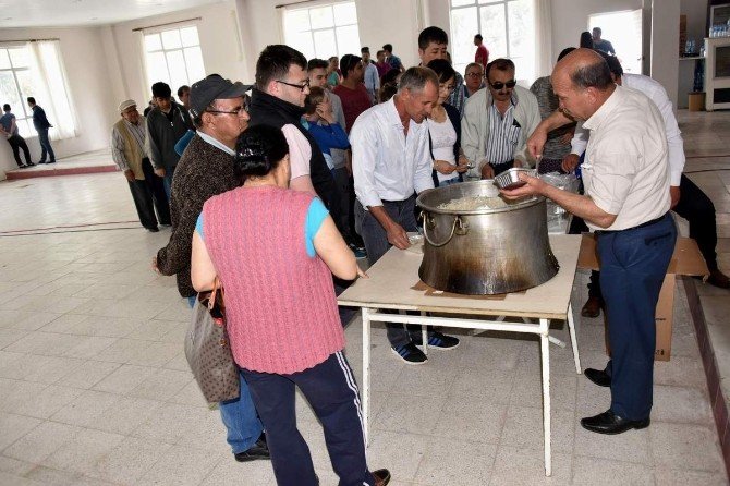 Güzelhisar’da Keşkek Geleneği Yaşatılıyor