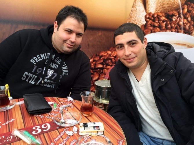 80 Kilo Verdi, Arkadaşları Sesinden Tanıdı