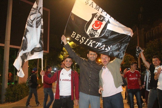 Konya’da Beşiktaşlı Taraftarların Galibiyet Kutlaması