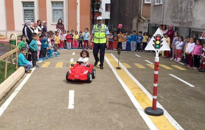 Fatsa’da Öğrencilere Uygulamalı Trafik Eğitimi