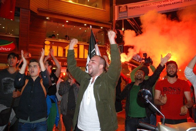 Beşiktaş Taraftarı Şampiyonluk Kutlamalarına Erken Başladı