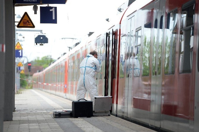 Münih’te Tren İstasyonunda Bıçaklı Saldırı: 1 Ölü, 3 Yaralı