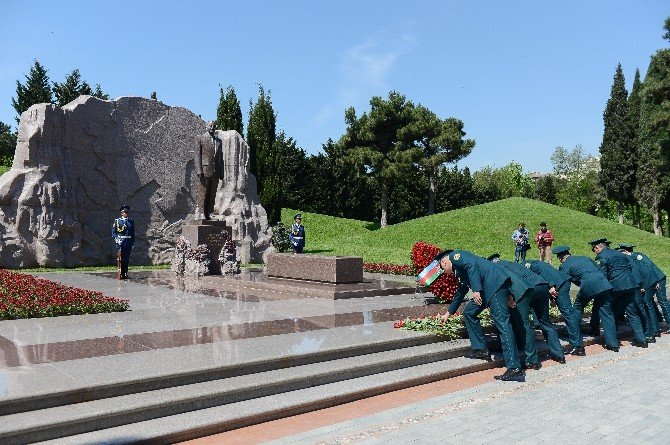 Haydar Aliyev, 93. Doğum Gününde Mezarı Başında Anıldı