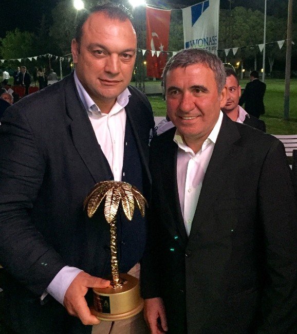Yılın Spor Muhabiri Ödülü Dündar Keşaplı’nın Oldu