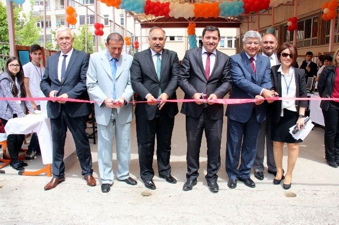 Lisede Tübitak Bilim Fuarı