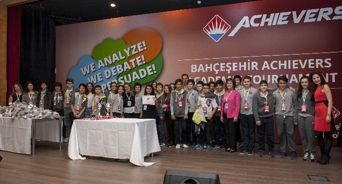 300 Öğrenci Bahçeşehir Achıevers’da Yarıştı