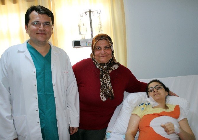 İşitme Engelli Kadın Organ Nakliyle Eski Sağlığına Kavuştu