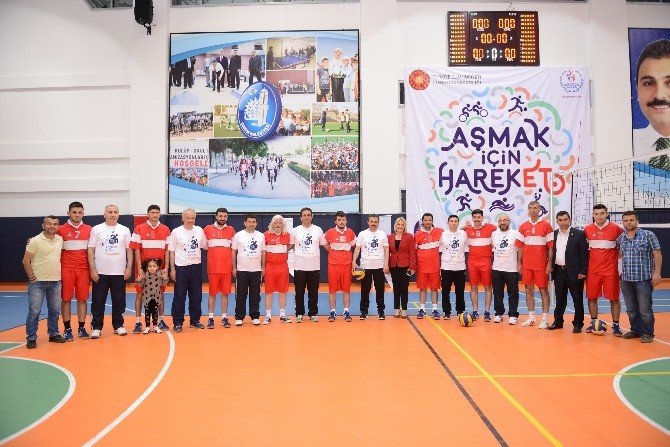 Protokol Üyeleri Engellilerle Voleybol Maçında Buluştu