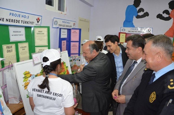 Mehmet Akif Ersoy Ortaokulu’nda ’Tübitak 4006 Bilim Fuarı’