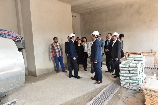 Başkan Hazinedar, Annesi Adına Yaptırdığı Okul İnşaatını İnceledi