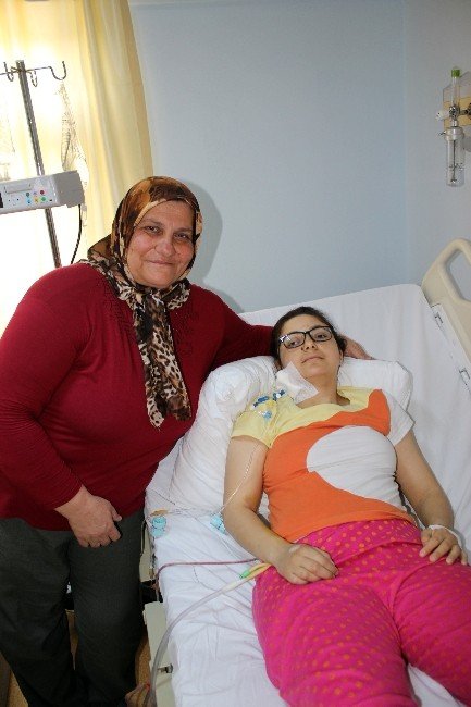 İşitme Engelli Kadın Organ Nakliyle Eski Sağlığına Kavuştu