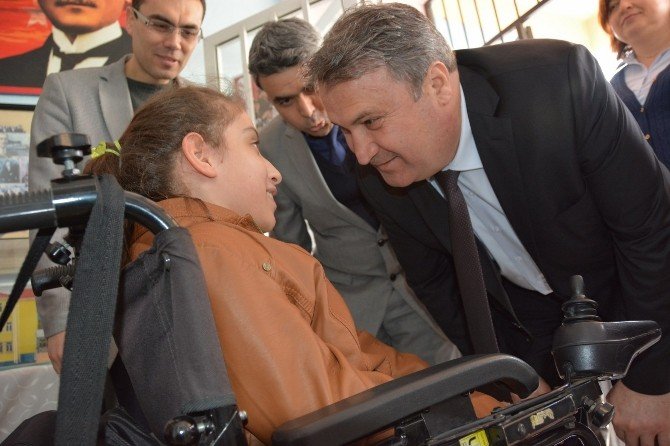 İşte Ege Bölgesinin En Başarılı Milletvekili Ve Belediye Başkanları