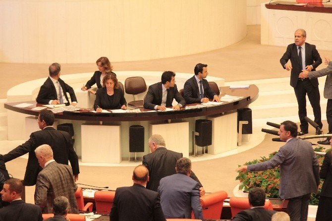 Tbmm Genel Kurulu’nda Chp Ve Ak Partililer Arasında Tartışma