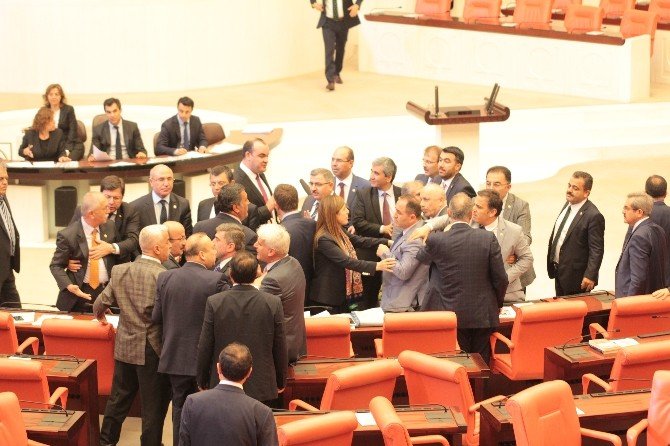 Tbmm Genel Kurulu’nda Chp Ve Ak Partililer Arasında Tartışma