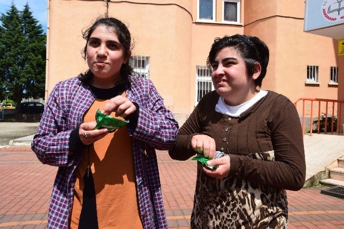 Giresun’da Özel Çocuklara Fındık Hediyesi