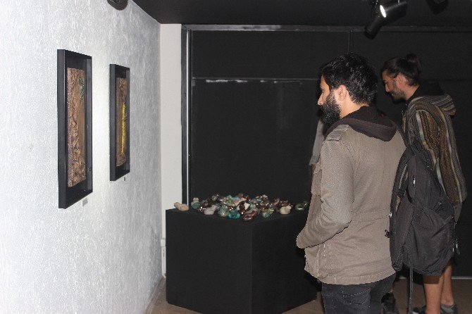 Toplumsal Olayları 3 Boyutlu Olarak Masallara Uyarladı