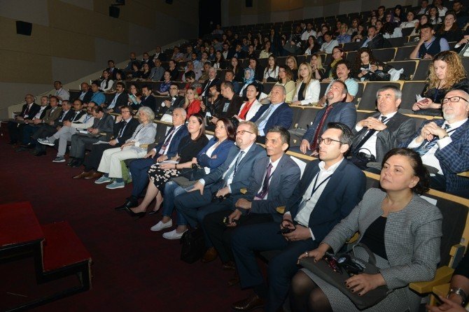 Belediyelerin Kütüphane Hizmetleri Nilüfer’de Ele Alınıyor