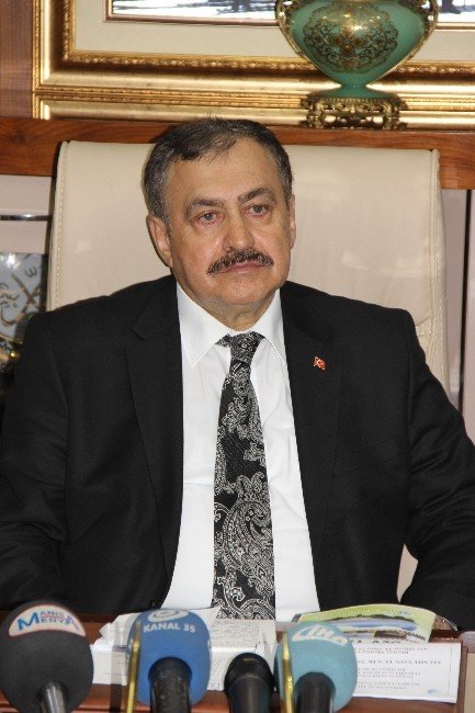 Bakan Eroğlu’ndan Yunusemre’ye 300 Bin Fidan Sözü