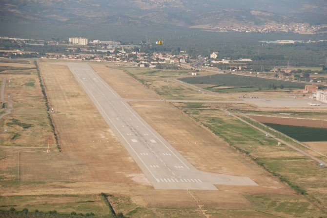 Nisan Ayında Kocaseyit Havalimanı 20 Bin Yolcuya Hizmet Verdi