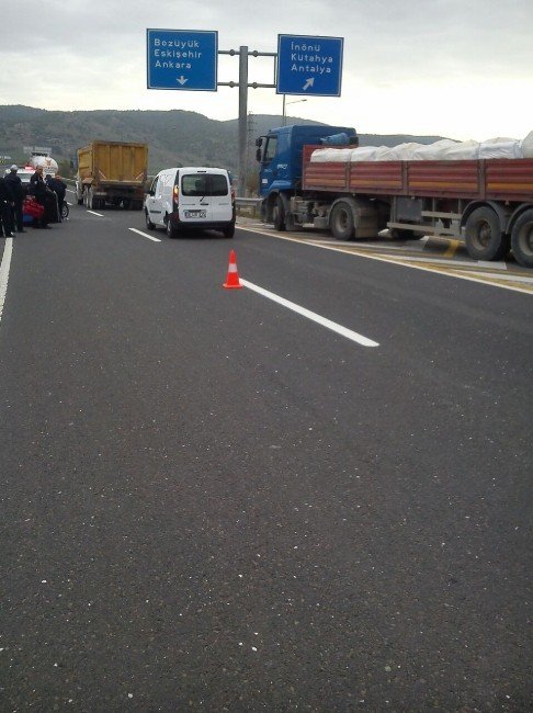 Bozüyük’te Trafik Kazası, 1 Ölü 2 Yaralı