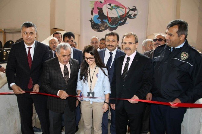 Öğrencilerden Sakatlar Derneğine Akülü Araç