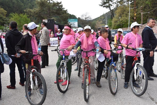 Kadın Kanserlerine Dur Demek İçin Pedal Çevirdiler