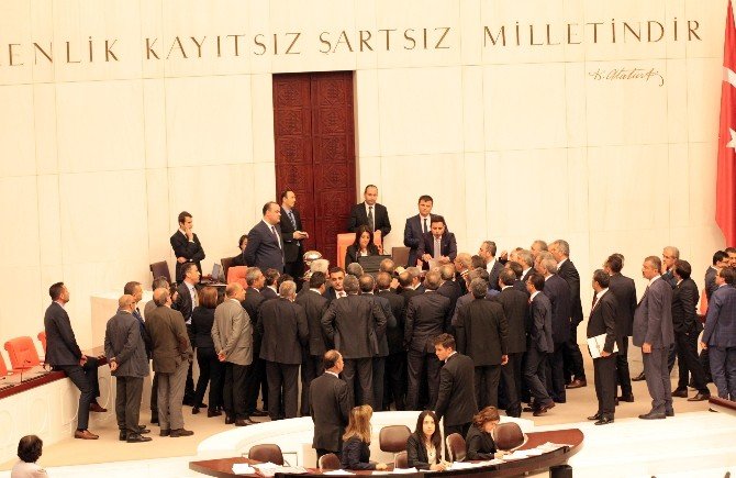 Tbmm Genel Kurulu Bakan Elitaş Hakkındaki Gensoru Görüşülmeden Kapandı