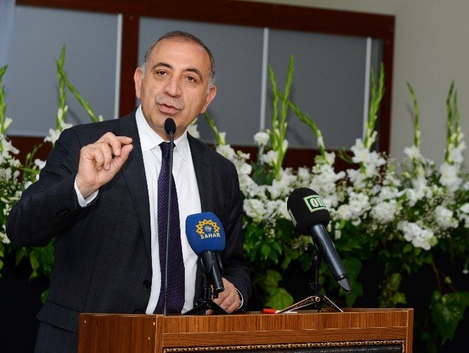 İranlı Ressamların Eserleri Beylikdüzü’nde Sergileniyor