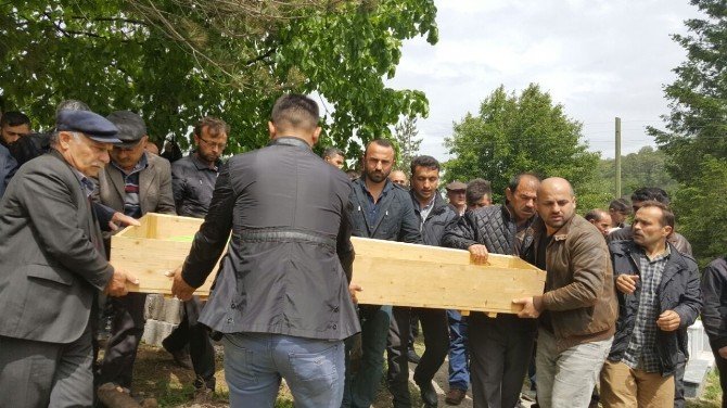 Kazada Ölen Kız Çocuğu Toprağa Verildi