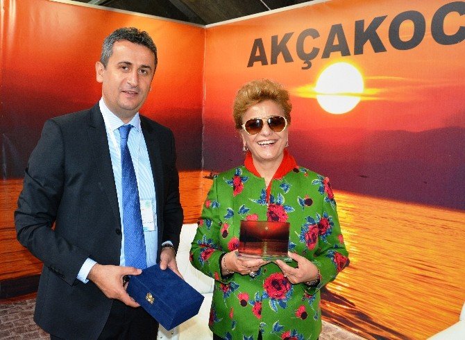 Gökçek Düzce Tanıtım Fuarında Hemşehrilerini Ziyaret Etti