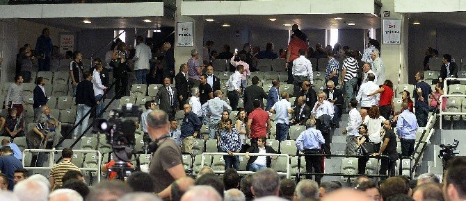 Beşiktaş Kongresinde Üyelik Giriş Ücreti Kavgaya Sebep Oldu