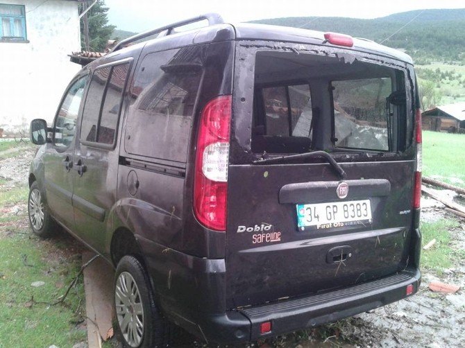 Kastamonu’da Fırtına Evleri Yıktı, Çatıları Uçurdu