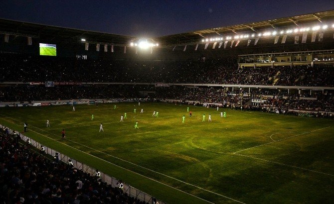 Kerbela Stadyumu Dev Organizasyonla Açıldı