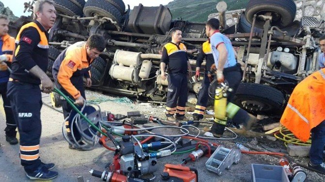 Erzurum’da Beton Mikseri Devrildi: 1 Yaralı