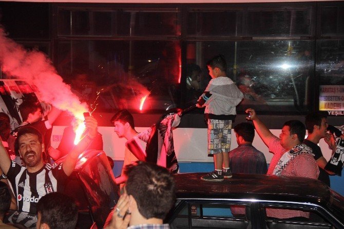 Gaziantep’te Beşiktaş’ın Şampiyonluğu Doyasıya Kutlandı